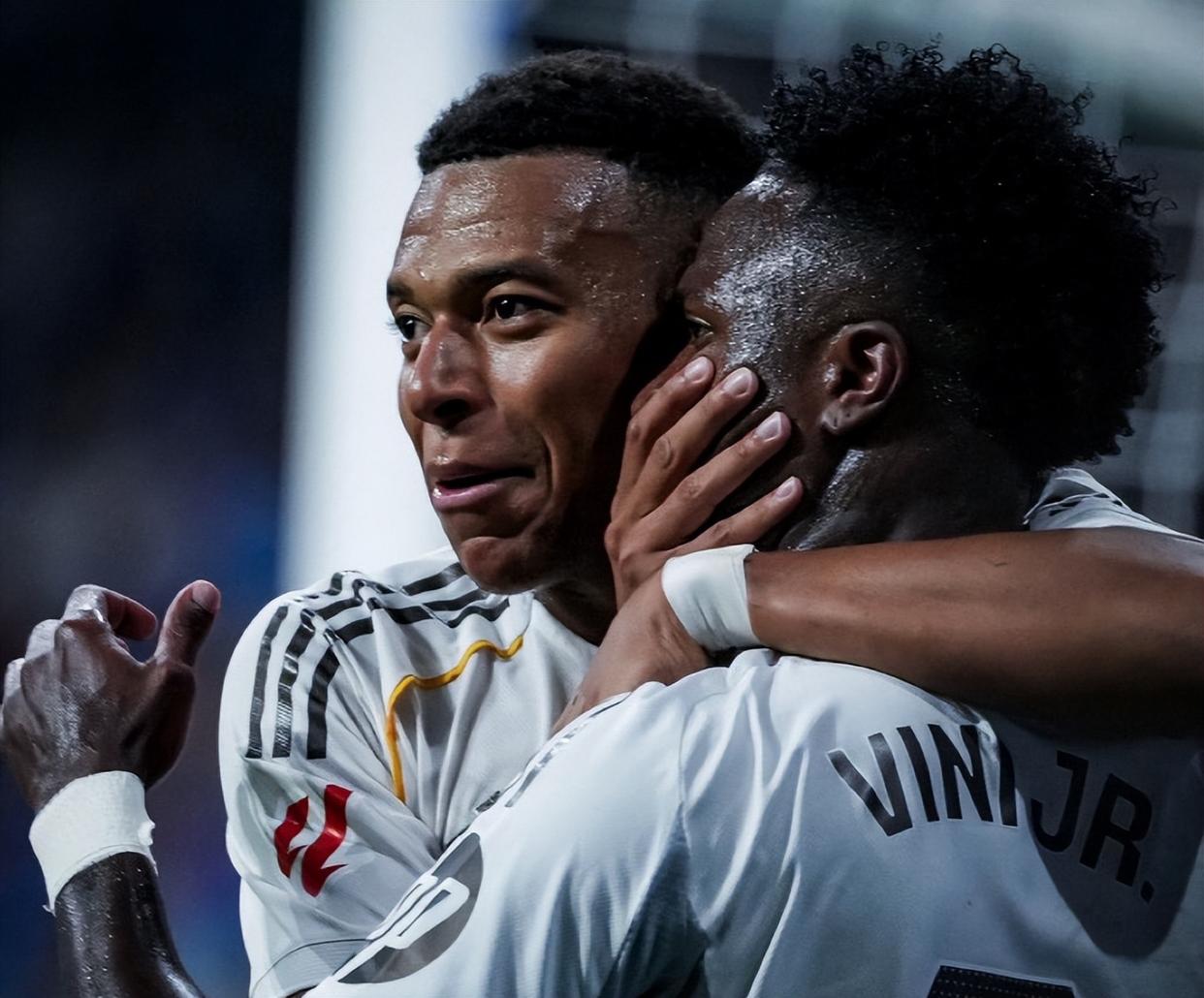 九游官网首页-转会期体能课后，皇家马德里复出首秀备战欧冠，目标明确，训练强度明显提升的简单介绍